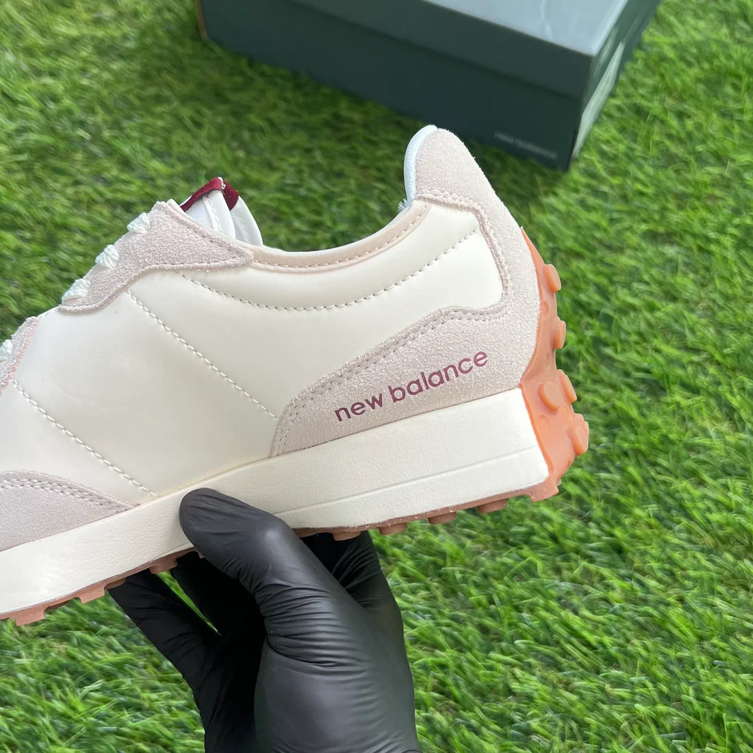 New Balance 327 Moonbeam “Burgundy”