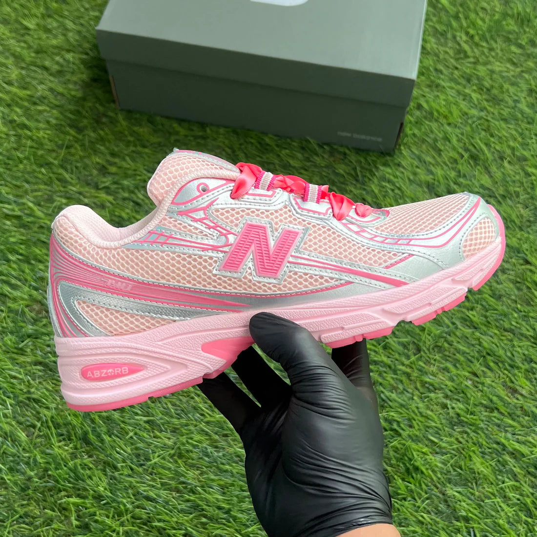 New Balance 740 “Atoms Pink Vacation”
