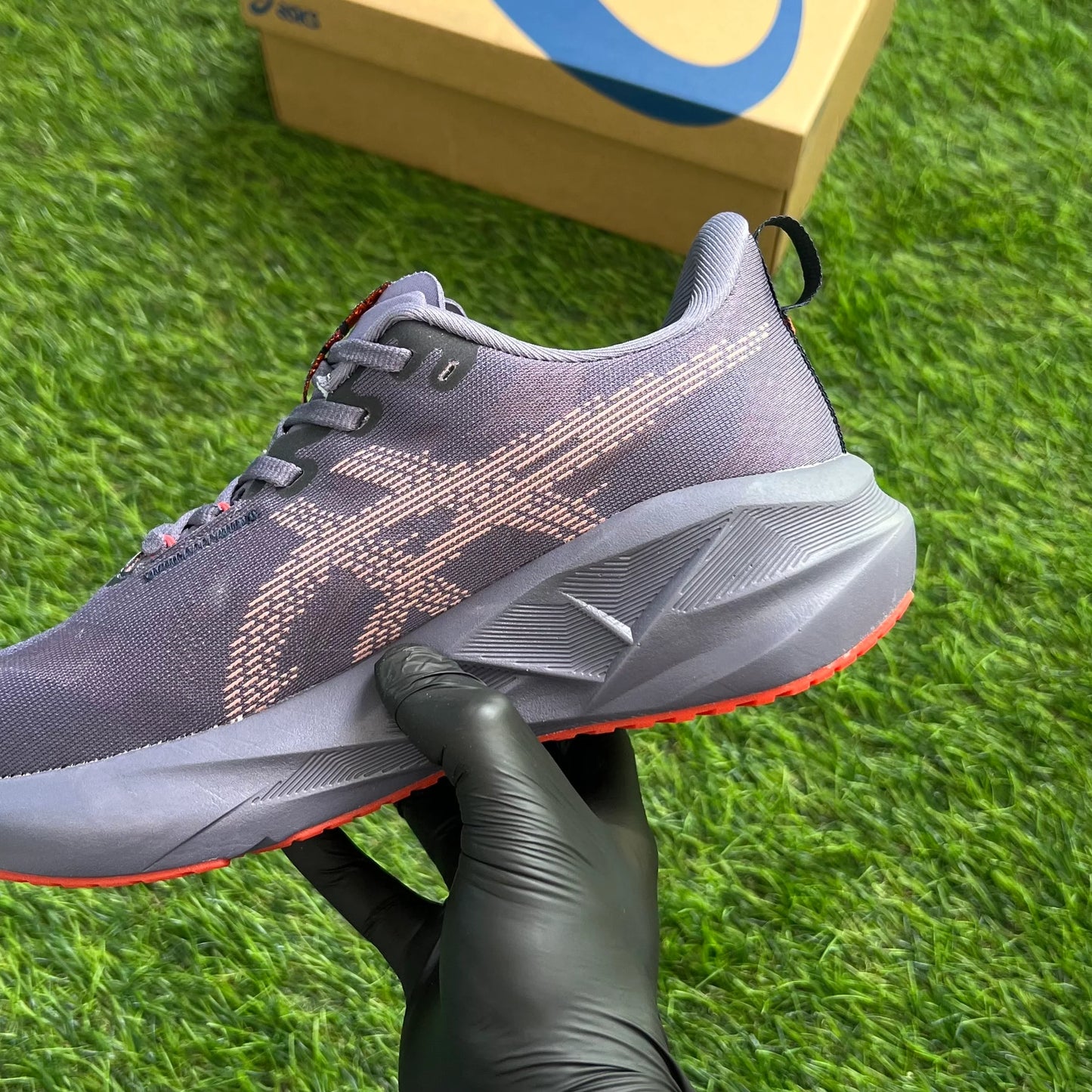 ASICS Novablast 5 “Greyish Purple Coral Reef”