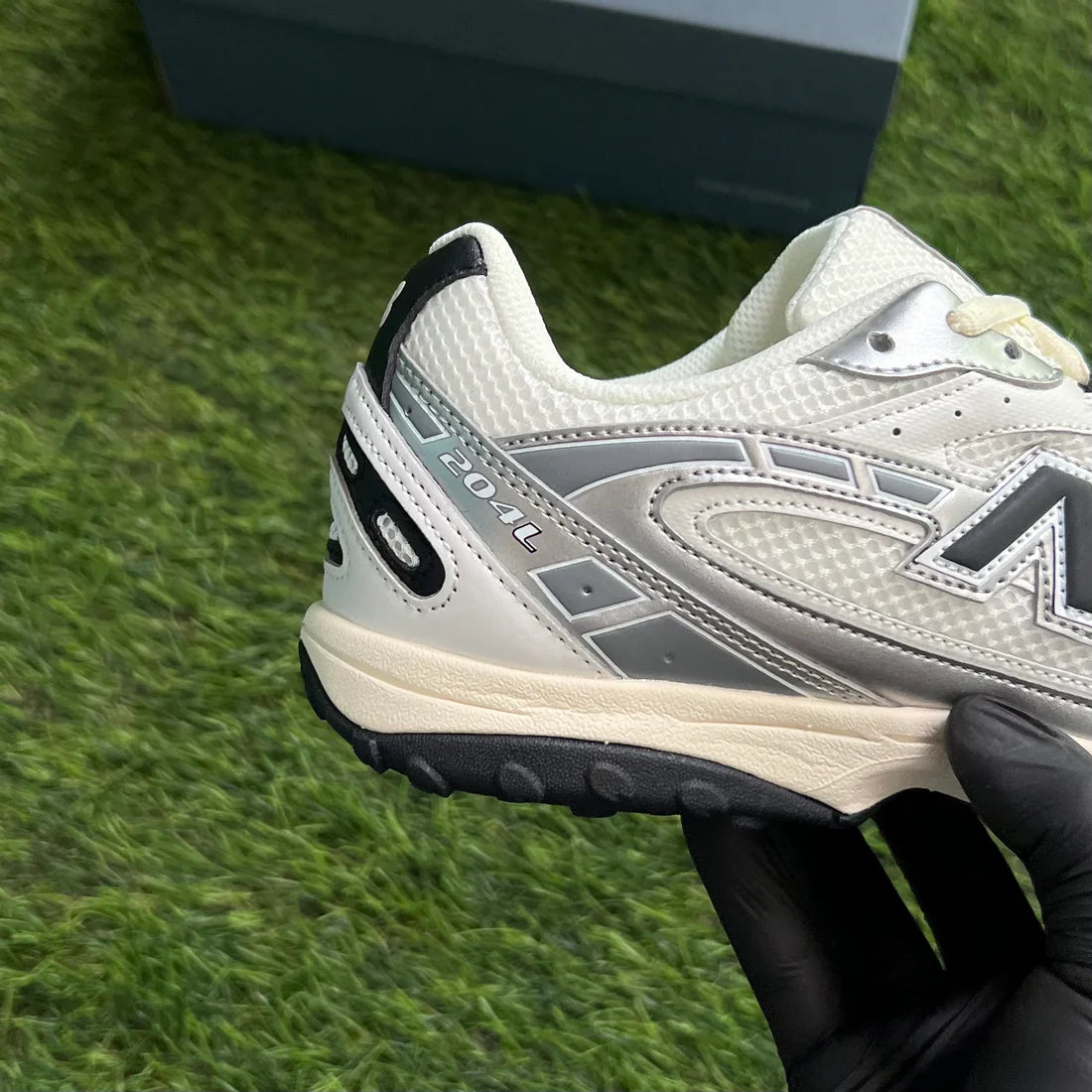 New Balance 204L “Silver Metallic Black”