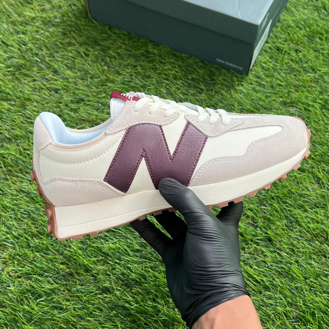 New Balance 327 Moonbeam “Burgundy”