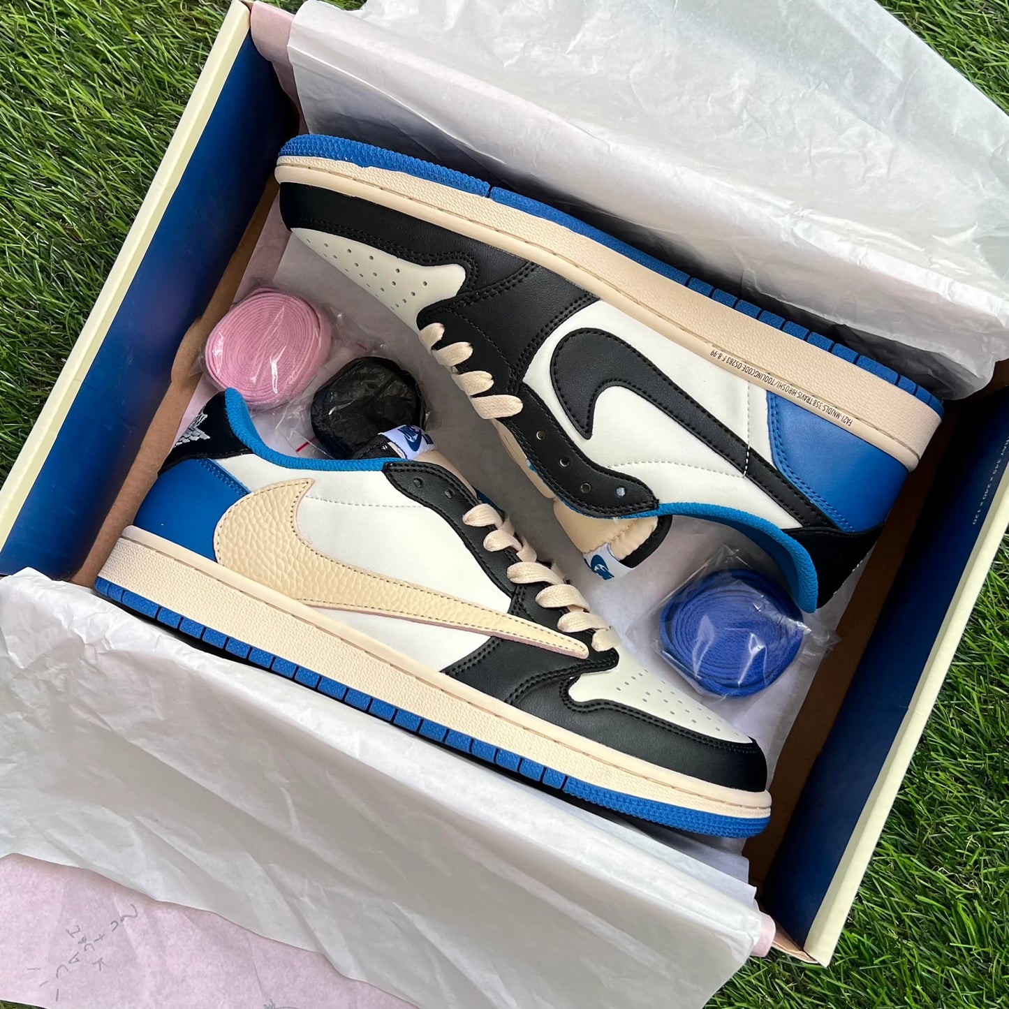 Travis Scott x Fragment Air Jordan 1 Low