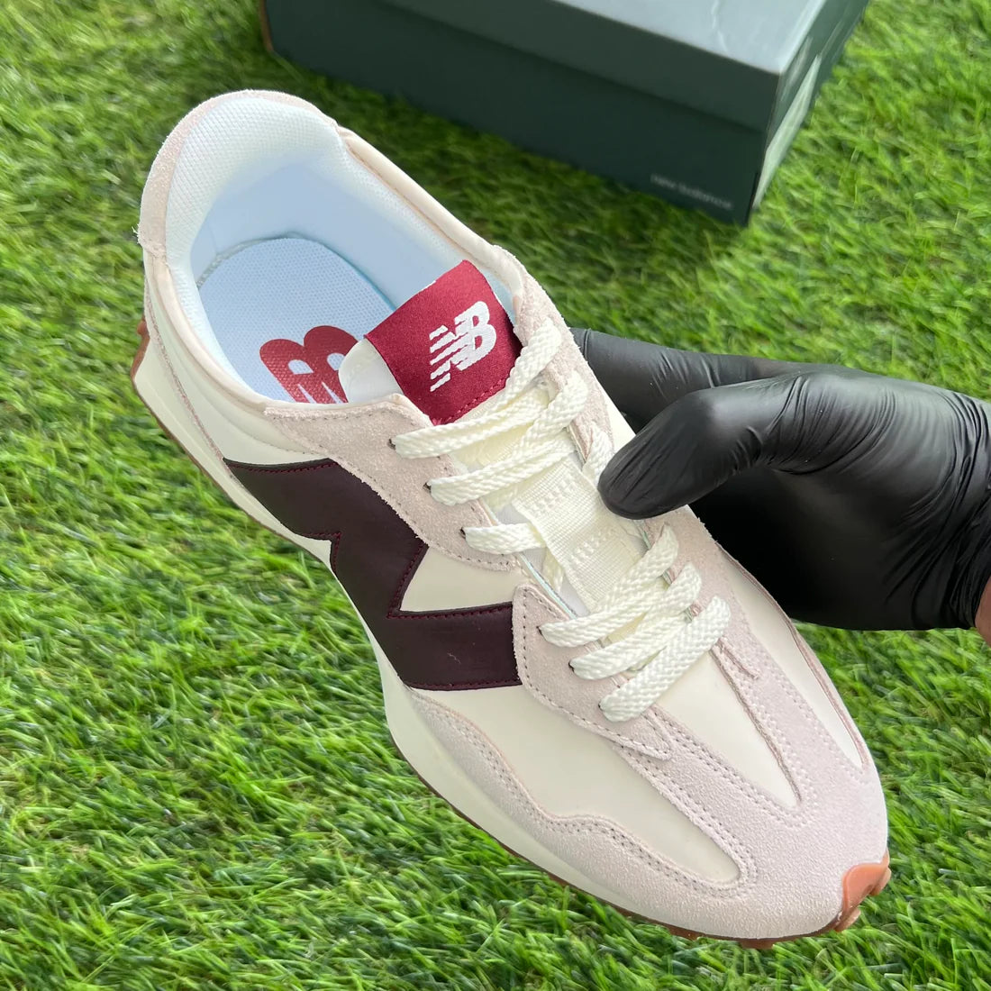 New Balance 327 Moonbeam “Burgundy”