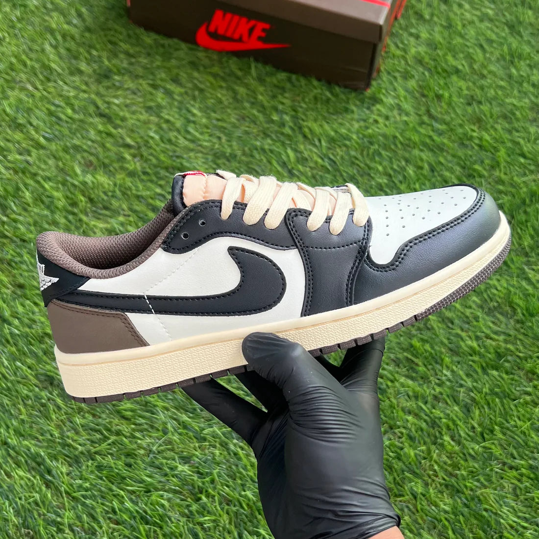 Air Jordan 1 Retro Low OG "Mocha"